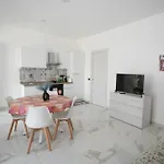 Luxhome Bed & Breakfast 4*