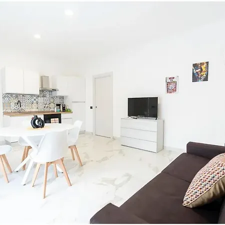 Luxhome Bed & Breakfast 4*