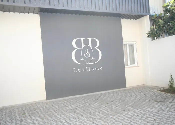 Luxhome 4* 卡坦扎罗